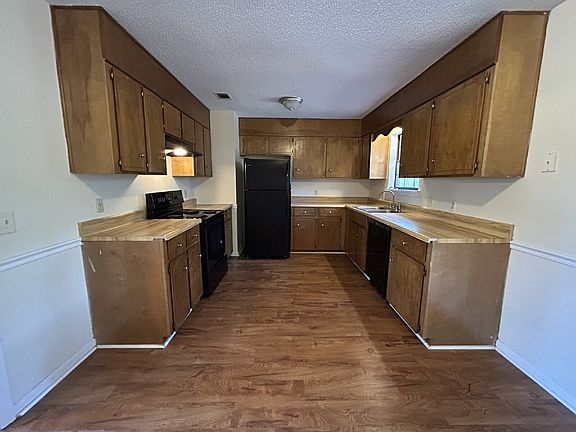 3rd image of 256 Whitetail Cir
