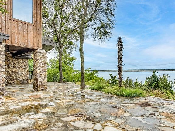 2nd image of 8935 Dickson Rd