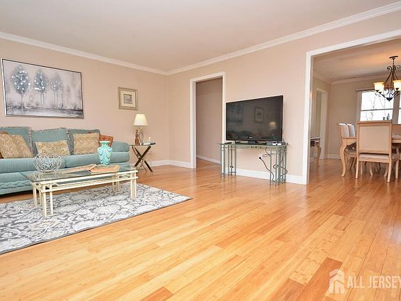 3rd image of 107 N Edward St