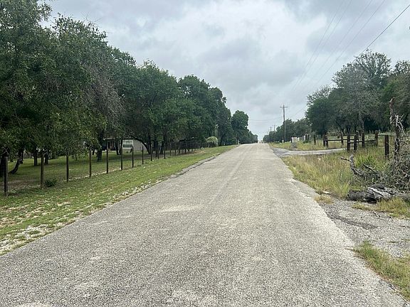 5th image of 357 Whispering Oaks Dr