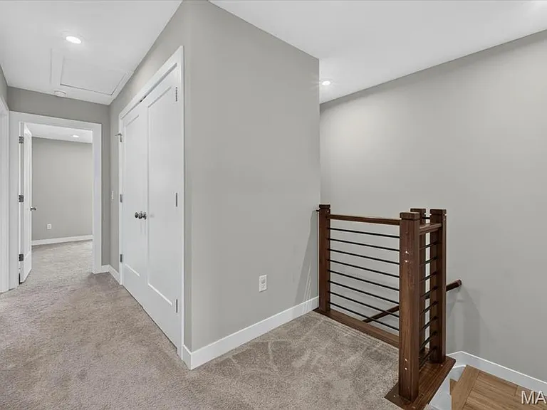 8933 Eager Rd — Photo 15