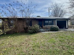 1018 Veterans Dr, Florence, AL 35630