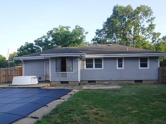 3rd image of 1525 E G Ave