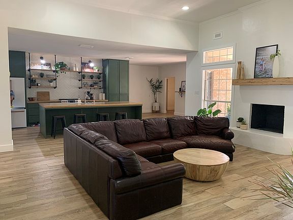 2nd image of 4403 Woodhollow Dr