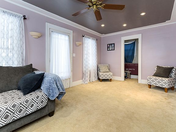 2nd image of 218 Orleans Ave
