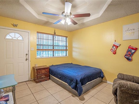 5th image of 1209 E Champion St