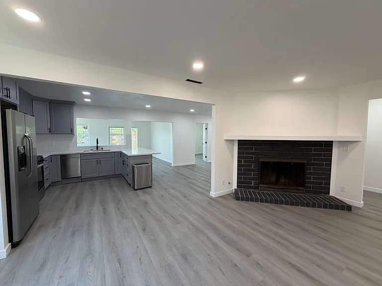 2512 W Fulcrum Pl #HOUSE — Photo 14