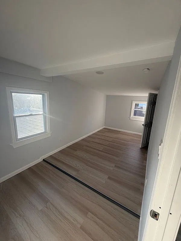 2 bed, 1.0 bath, 1200 sqft, $1,300 — Photo 4
