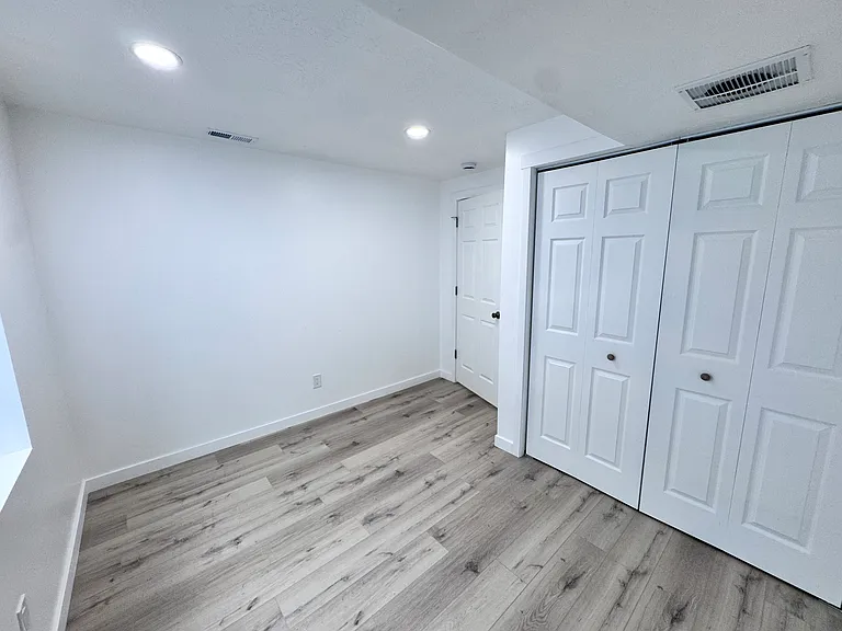 12339 S Remy Rd — Photo 32