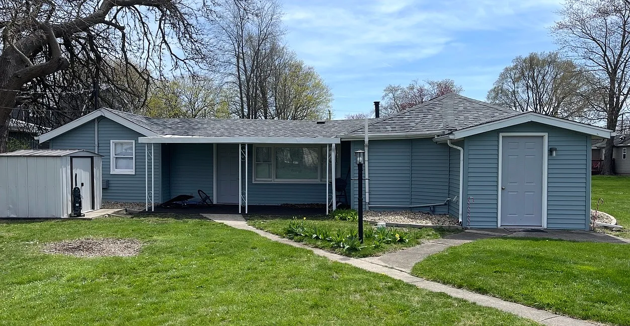 2 bed, 1.5 bath, 1140 sqft, $1,300 — Photo 1