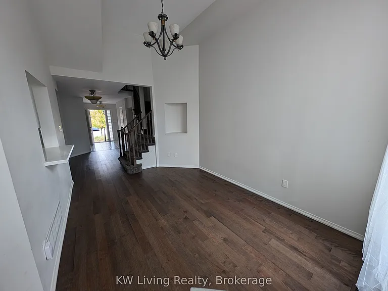 78 Bridlepath St — Photo 2