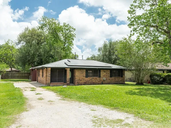 108 Avenue E, Brazoria, TX 77422