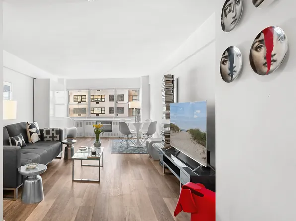 333 East 46th Street image 1 of 9