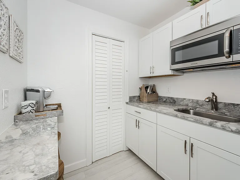 324 Main St #C — Photo 5