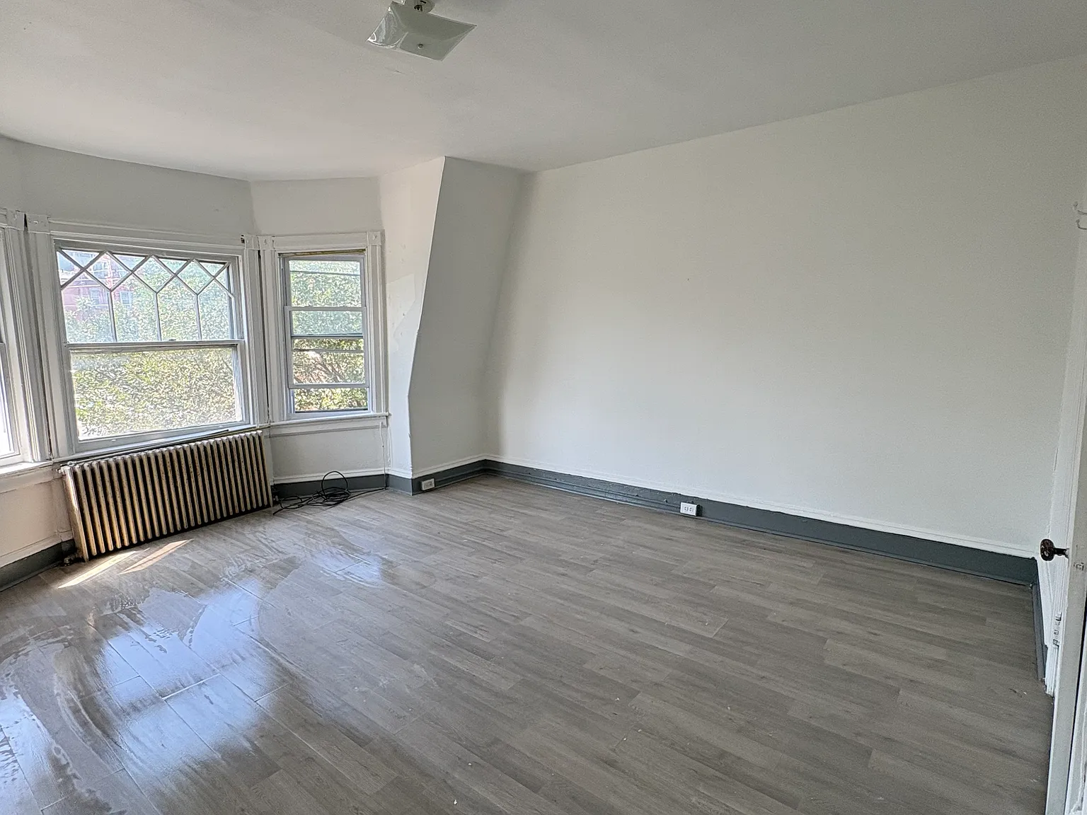 3 bed, $1,650 — Photo 2