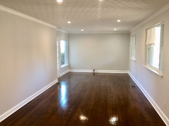 5th image of 3810 N Montclair Dr