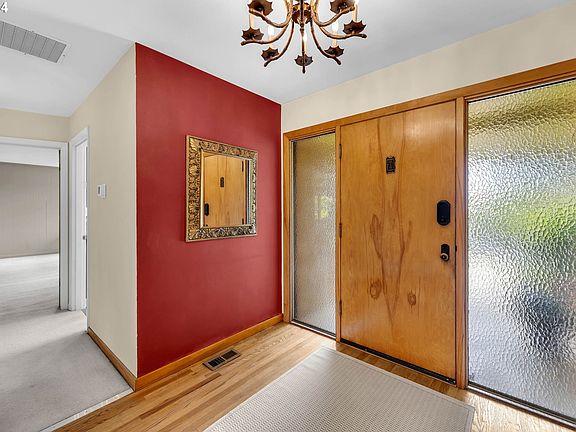 4th image of 5505 NE Drexel Ave
