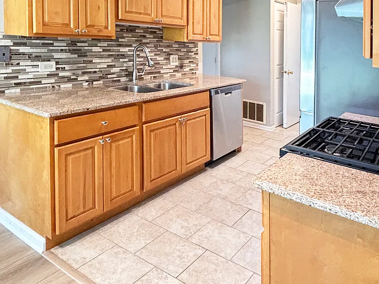 450 Stevenson Pl #450 — Photo 7