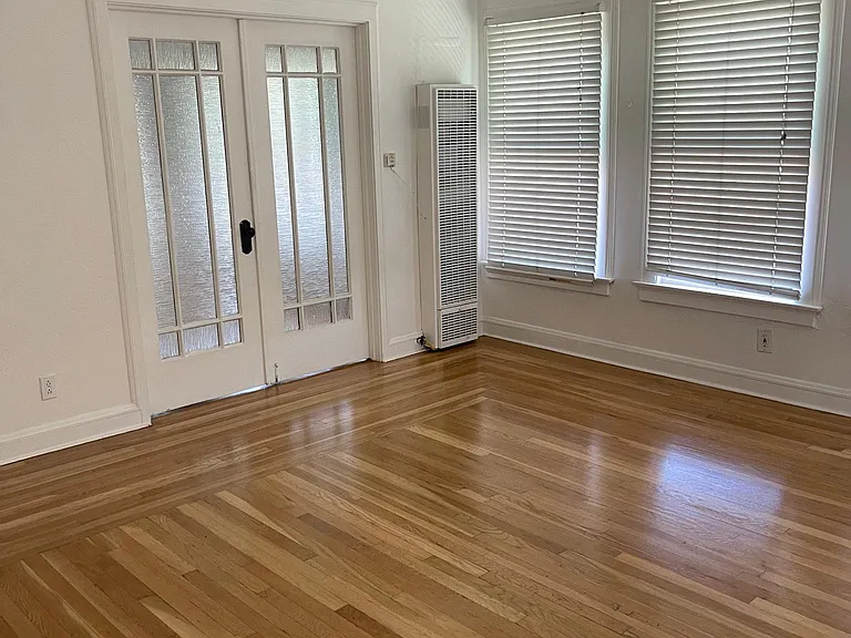 990 The Alameda #1 — Photo 2