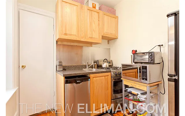 Rented by Douglas Elliman | media 25