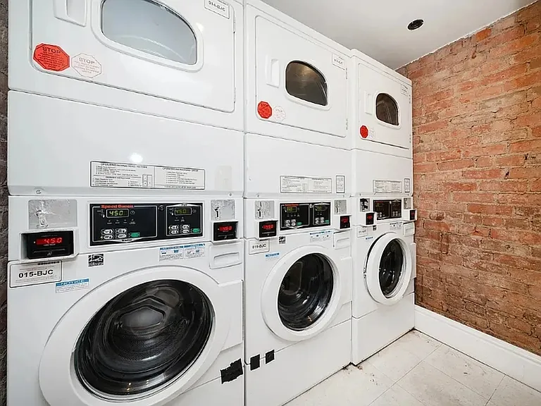 116 E 19th St #8 — Photo 6