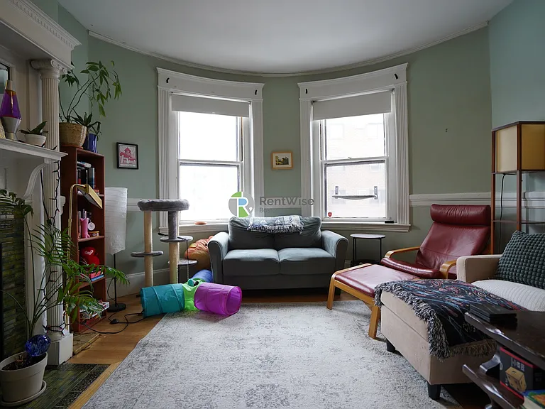 10 Foster St #2 — Photo 3