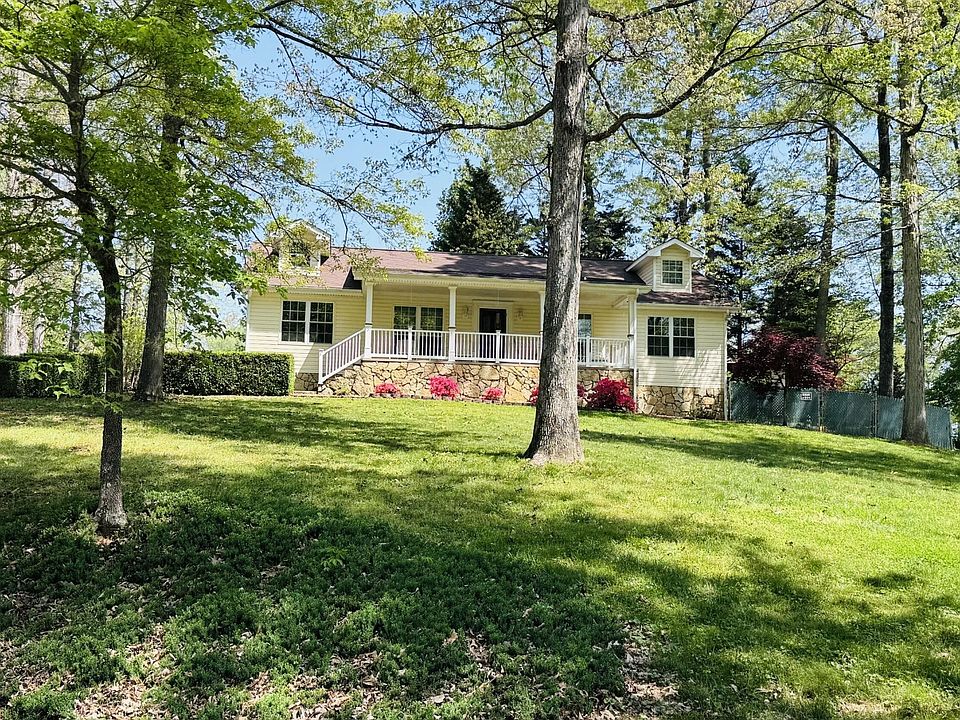 1st image of 110 Forest Hills Dr