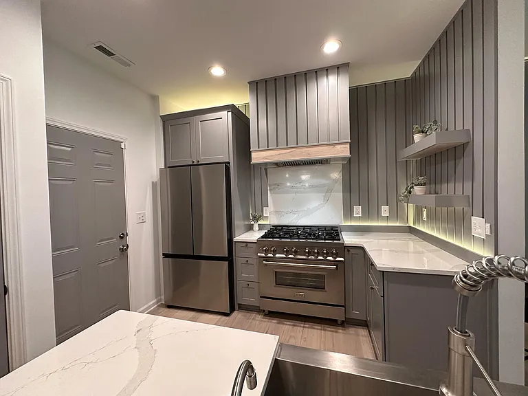 706 Denhoff Dr — Photo 11