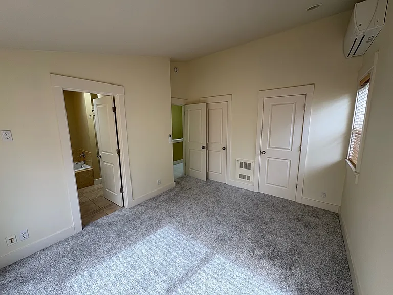 2110 Nob Hill Ave N #B — Photo 13