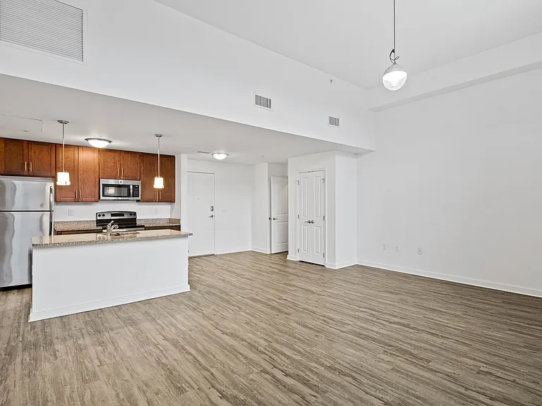 101 S Ellwood Ave — Photo 41