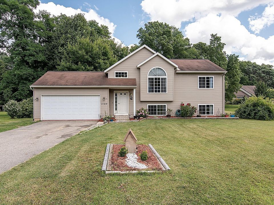 1st image of 1127 N Vista Ln