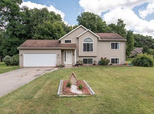 1127 N Vista Ln, Allegan, MI 49010