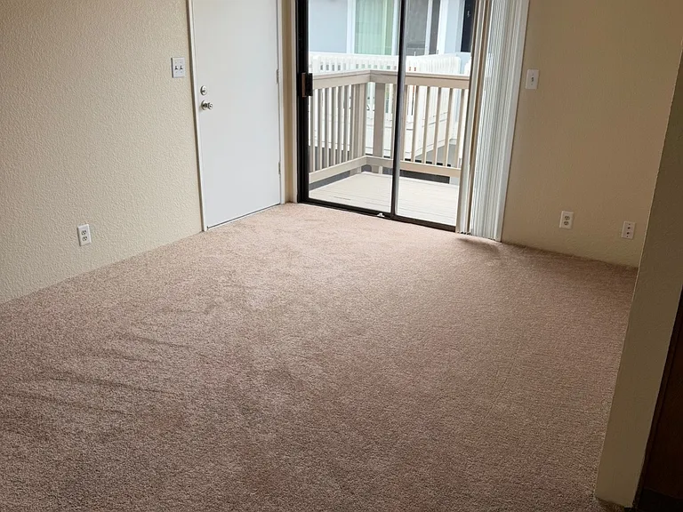 473 Monroe St #4 — Photo 4