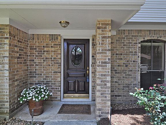 2nd image of 2719 Silver Falls Dr