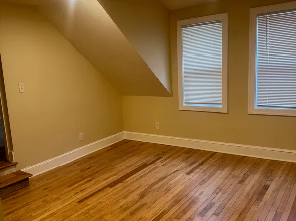 706 Conway St Floor 2, Saint Paul, MN 55106