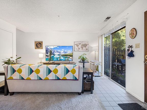 4th image of 5100 Roma Street