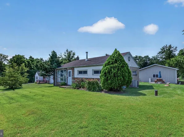 667 Constitution Ave, Pottstown, PA 19464