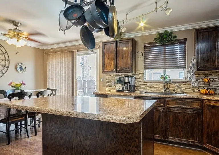 1736 E Tramway Dr — Photo 10