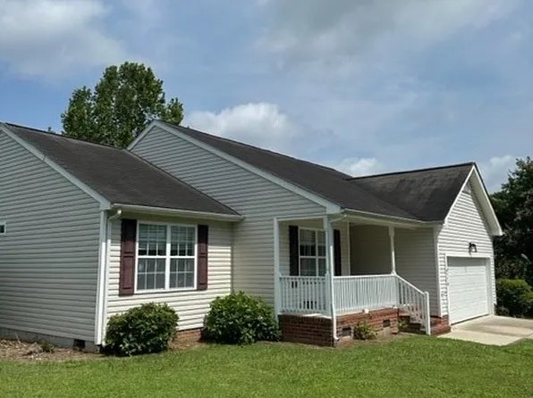 6764 Cox Ave, Gloucester, VA 23061