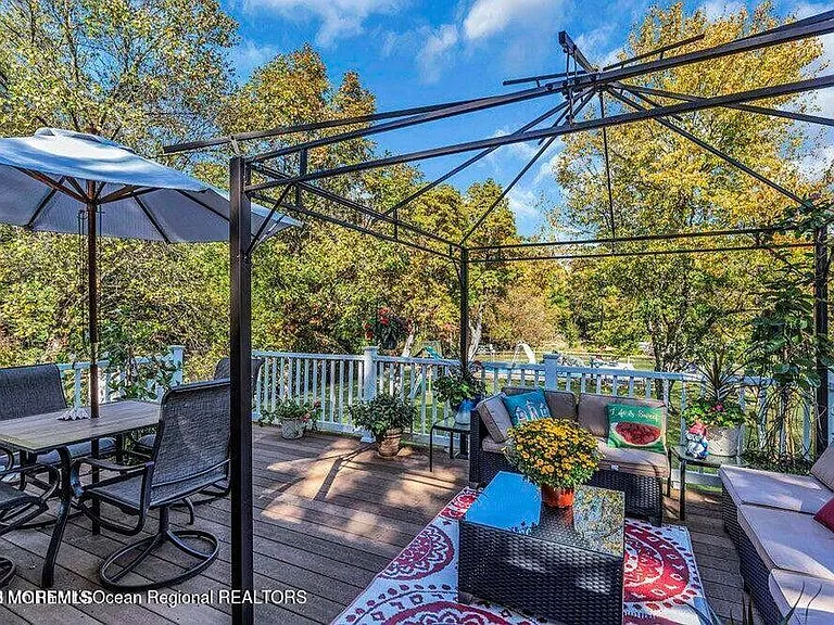 541 Frank Applegate Rd — Photo 32