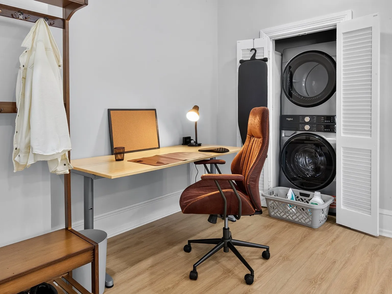 Work-Ready 3BR | Pet-Friendly Apt near PHL & Rail | Tree-Lined Suburban Street — Photo 2