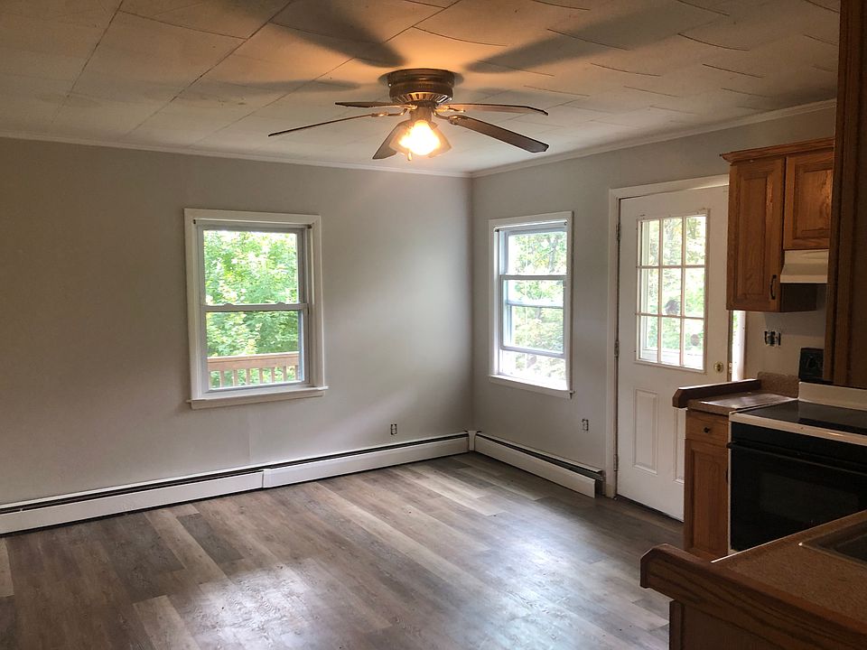 2nd image of 32 Rocky Rest Rd