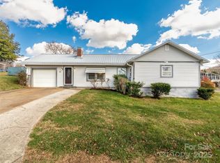 82 Morgan St, Canton, NC 28716