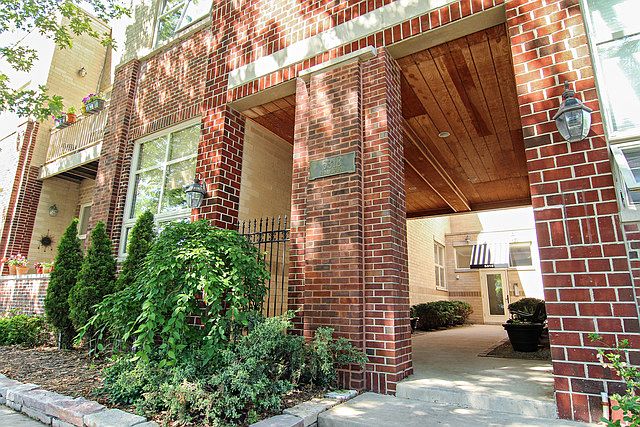 1st image of 5318 N Ravenswood Ave Unit 108