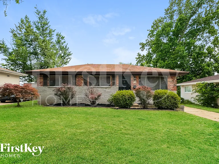 170 Calbreath Ct — Photo 1