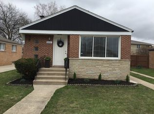 8221 S Tripp Ave, Chicago, IL 60652
