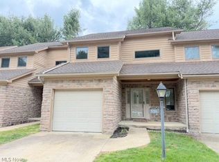 526 Oakdale Dr, Dover, OH 44622