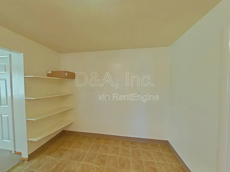 960 NW Cleveland Ave #1 — Photo 4