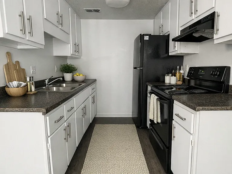 The Stratford Apartments — Photo 1