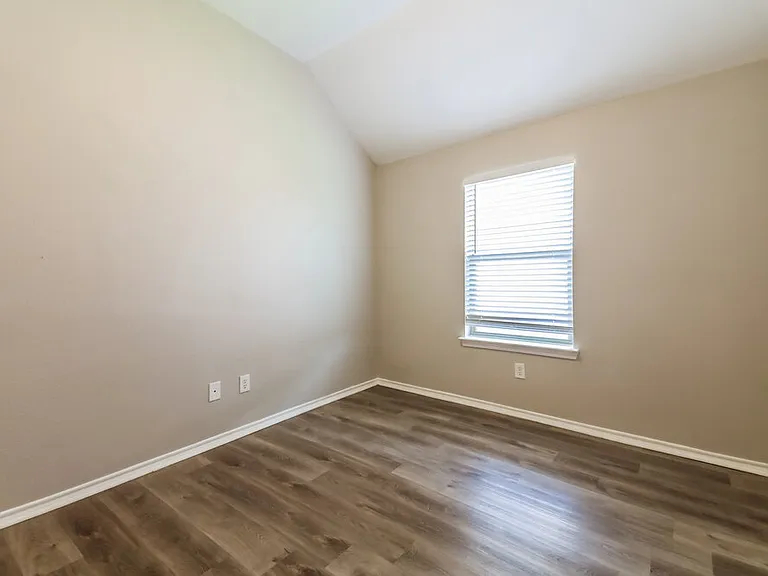109 Magnolia St — Photo 13
